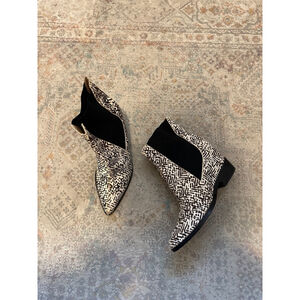 Women's Jeffrey Campbell zebra suede Ibiza Boots Size 39 White Black